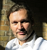 Dr. Peter Löwe